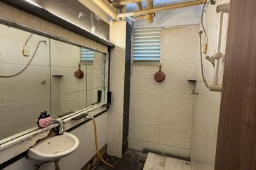 Flat Taman Plentong Utama