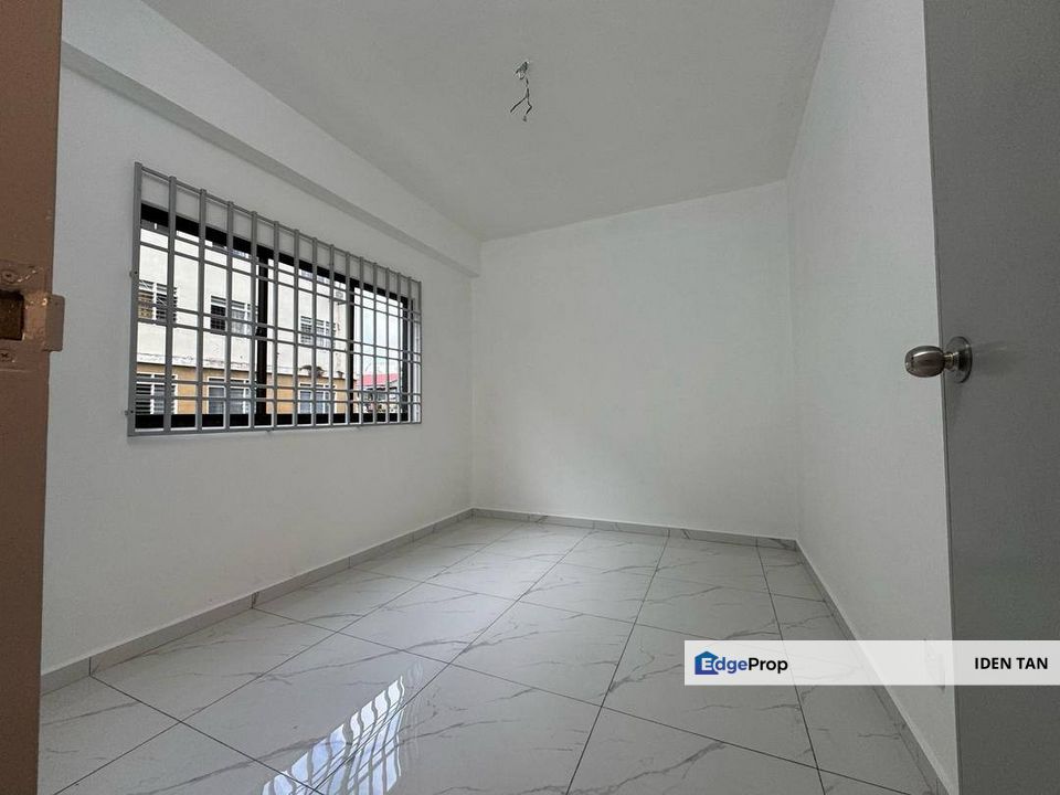 Ehsan Jaya Medium Cost Flat Fully Renovated Unit For Sale Near Ehsan Jaya, Johor Jaya, Desa Jaya, Desa Cemerlang, Desa Tebrau, Mount Austin, Plentong, Johor, Johor Bahru
