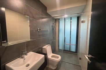 Almas @ Puteri Harbour