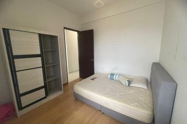 Baypoint @ Country Garden Danga Bay