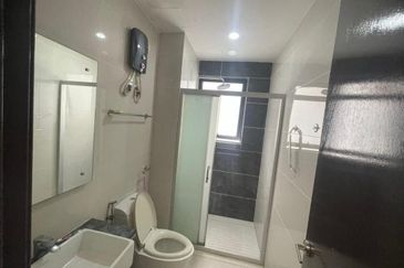 Baypoint @ Country Garden Danga Bay