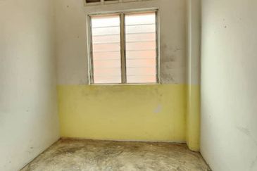 Taman Pulai Utama Flat