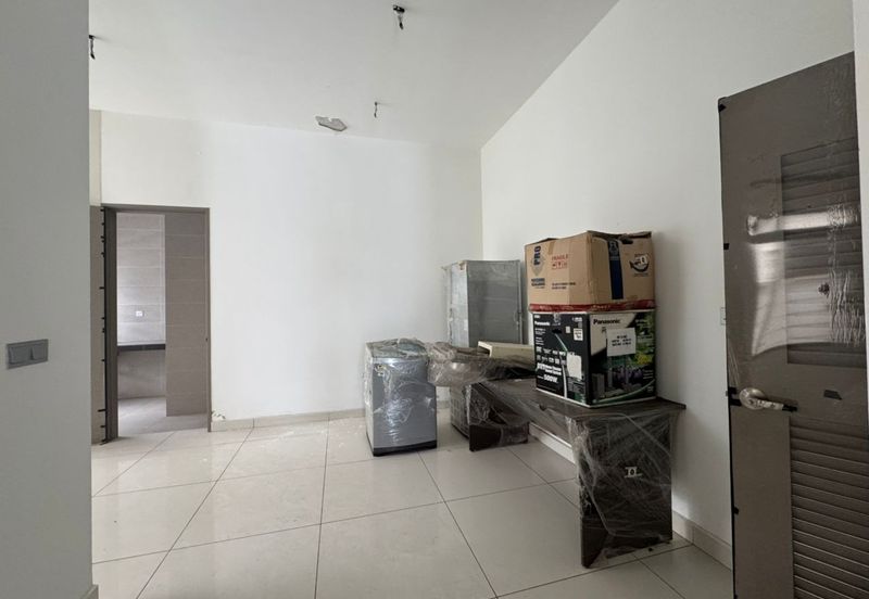 The Canal Garden South, Horizon Hills