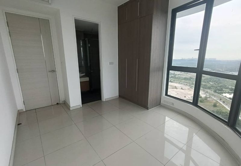 The M @ Medini Macrolink