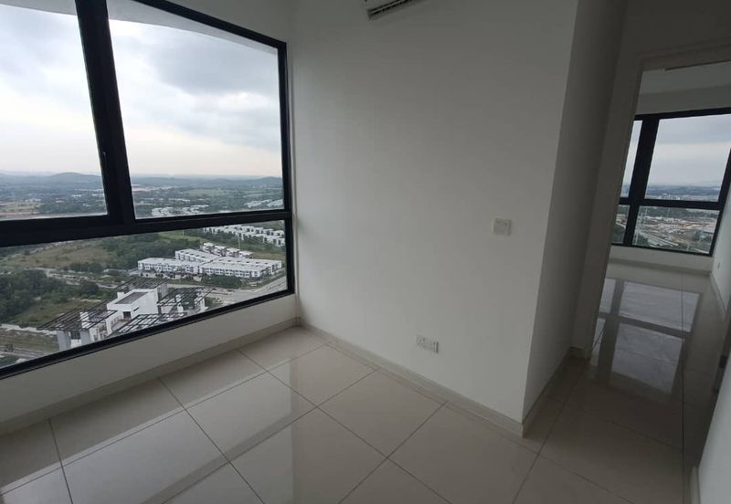 The M @ Medini Macrolink