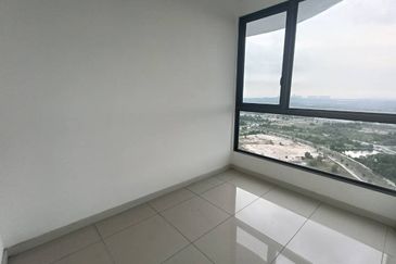 The M @ Medini Macrolink