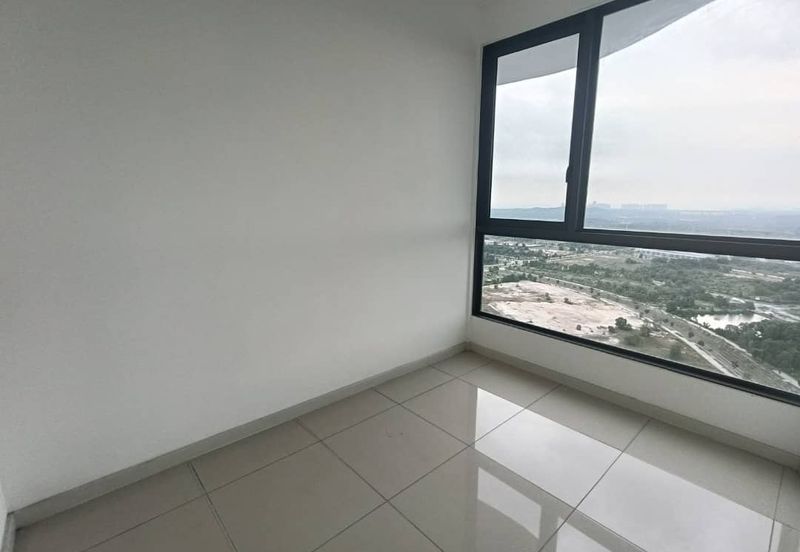 The M @ Medini Macrolink