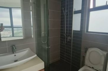 The M @ Medini Macrolink