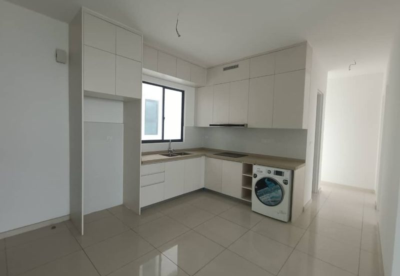 The M @ Medini Macrolink