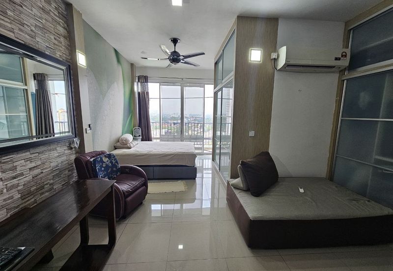 Dedaun Hijau (Greenfield Regency)