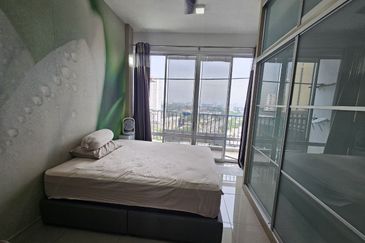 Dedaun Hijau (Greenfield Regency)