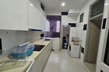 D'Summit Residences @ Kempas Utama