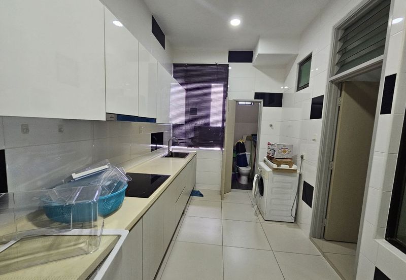 D'Summit Residences @ Kempas Utama