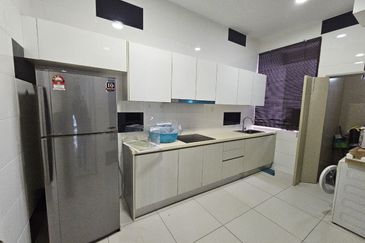 D'Summit Residences @ Kempas Utama