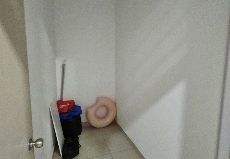 D'Summit Residences @ Kempas Utama