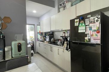 Dedaun Hijau (Greenfield Regency)