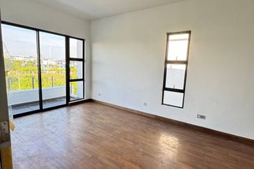 The Canal Garden South, Horizon Hills