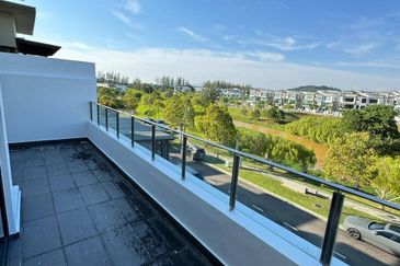 The Canal Garden South, Horizon Hills