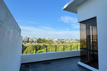 The Canal Garden South, Horizon Hills