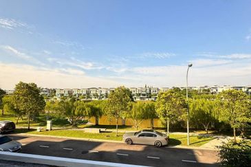 The Canal Garden South, Horizon Hills