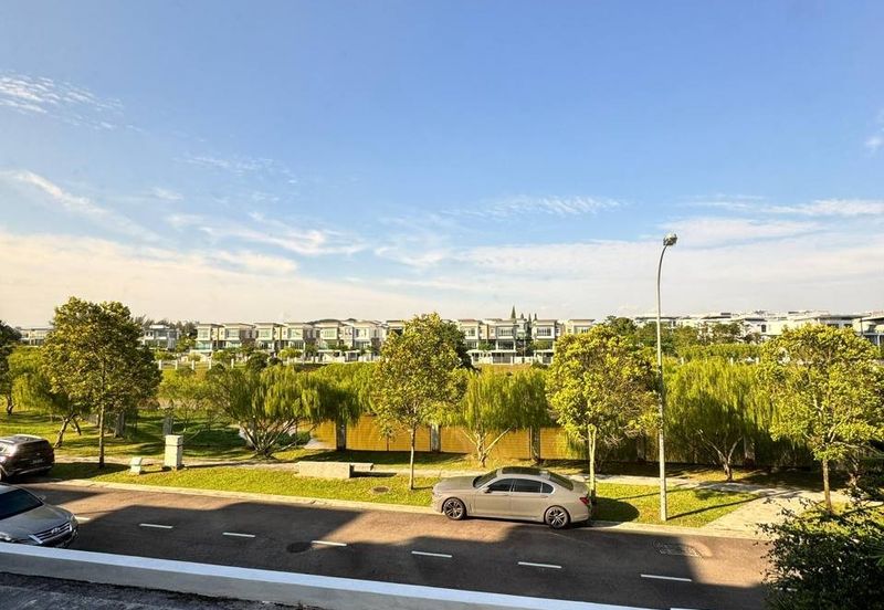 The Canal Garden South, Horizon Hills