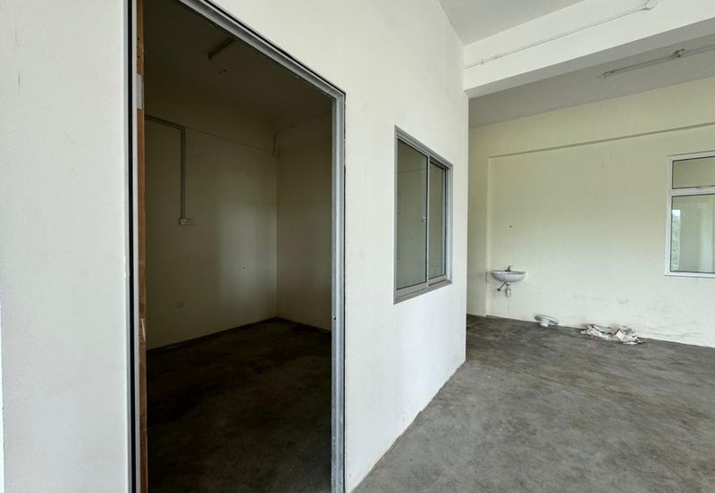 Pusat Perdagangan Danga Utama