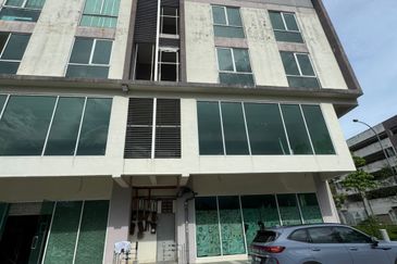 Pusat Perdagangan Danga Utama