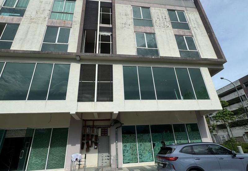 Pusat Perdagangan Danga Utama