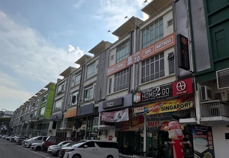 Pusat Perdagangan Danga Utama