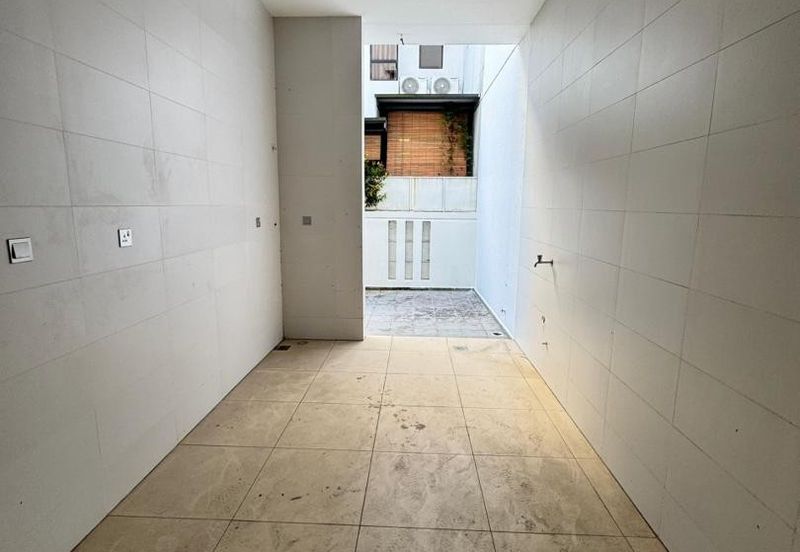 The Canal Garden South, Horizon Hills