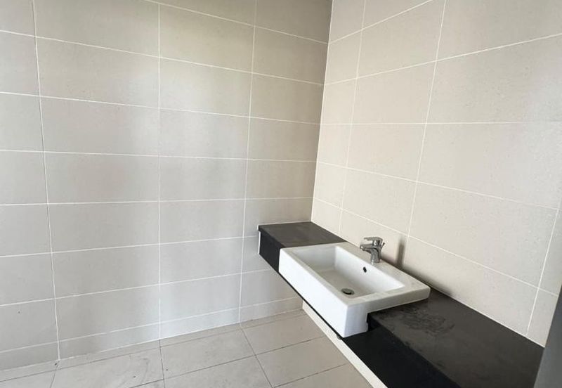 The Canal Garden South, Horizon Hills