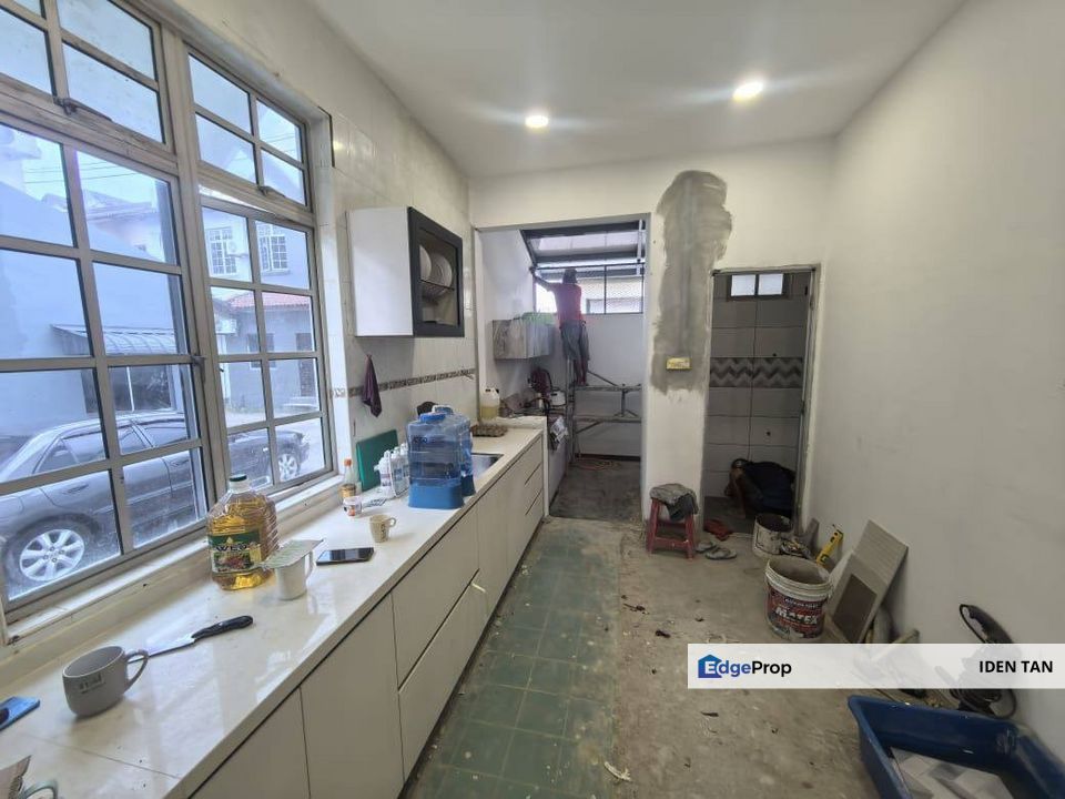 Taman Universiti Double Storey Terrace House End Lot Fully Renovated Unit For Sale Near Pulai Utama, Pulai Flora, Mutiara Rini, Desa Skudai, Skudai, Johor, Skudai