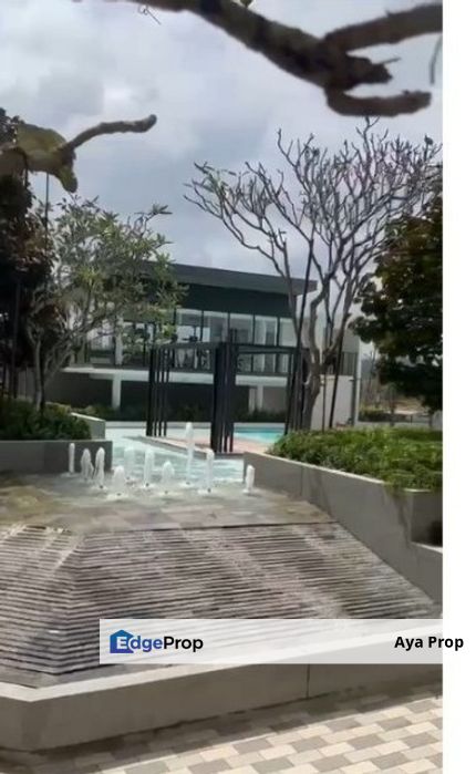 CONDO WITH POOL VIEW GROUND FLOOR BALCONY FOR SALE!!, Selangor, Denai Alam