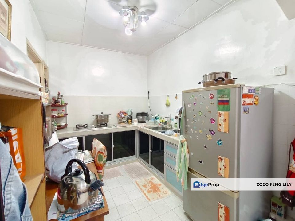 Bandar Seri Alam Jalan Gunung, 22x80 Sqft Basic Renovated Single Storey Terrace , Johor, Masai