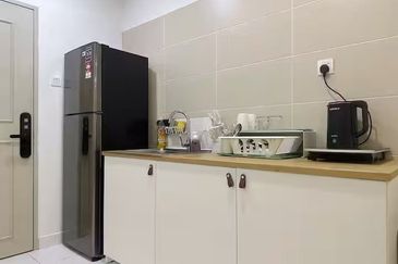 Akademik Suite @ Mount Austin