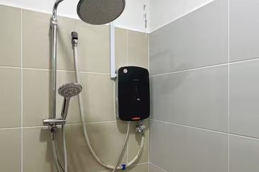 Akademik Suite @ Mount Austin