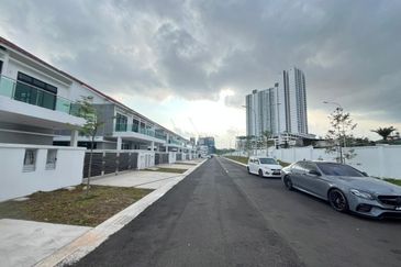 Mutiara Emas @ Taman Mount Austin