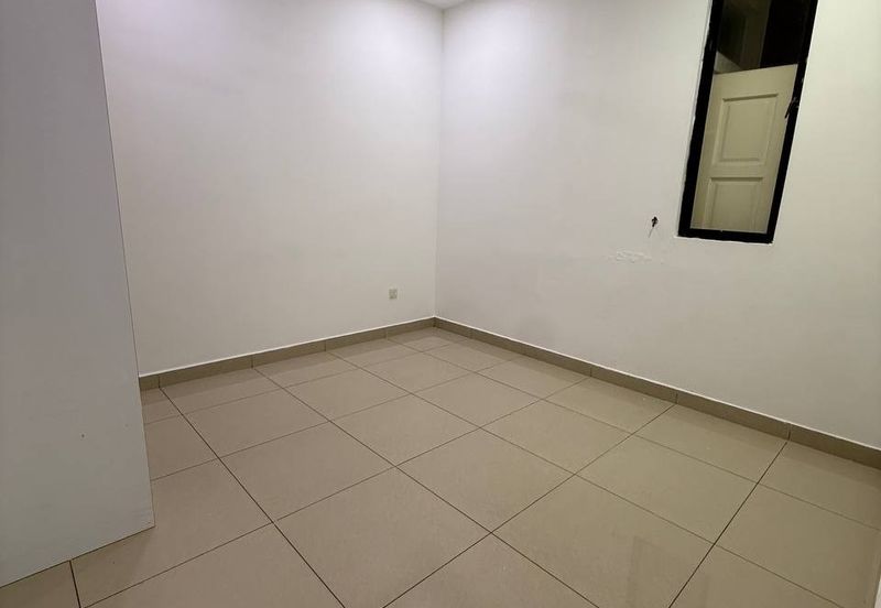 Maple Red, Adda Heights