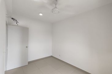 Duduk Seruang Apartment For Sales