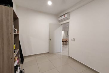 Duduk Seruang Telok Panglima Garang Unit For Rent 