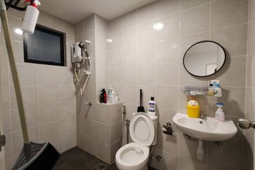 Duduk Seruang Telok Panglima Garang Unit For Rent 