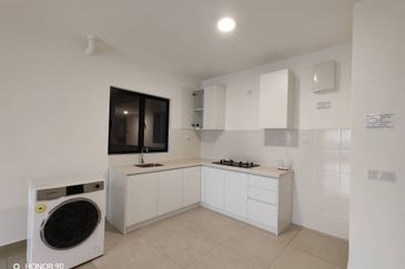 Duduk Seruang  Telok Panglima Garang Unit For Sale