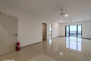 Duduk Seruang  Telok Panglima Garang Unit For Sale