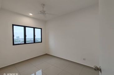 Duduk Seruang  Telok Panglima Garang Unit For Sale
