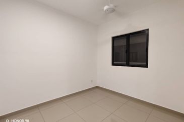 Duduk Seruang  Telok Panglima Garang Unit For Sale