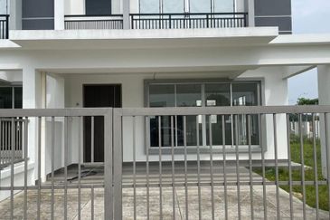 Kota Bayuemas Landed House 🏘 Areka For Sale