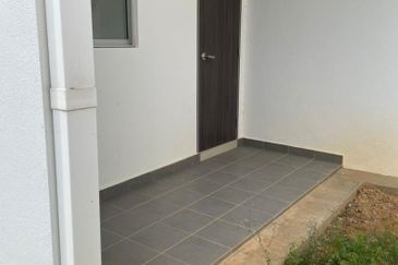 Kota Bayuemas Landed House 🏘 Areka For Sale