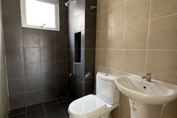 Kota Bayuemas Landed House 🏘 Areka For Sale