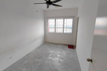 De Cemara Apartment Setia Alam For Rent