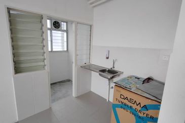 De Cemara Apartment Setia Alam For Rent